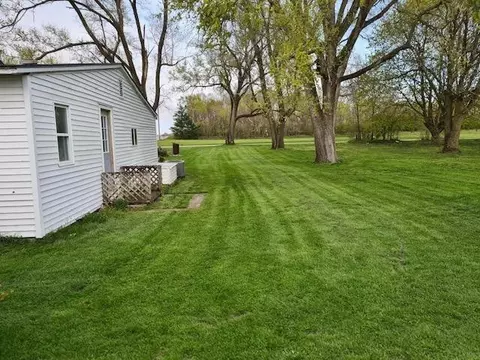 701 E Beaver St, Morocco, IN 47963 photo 2