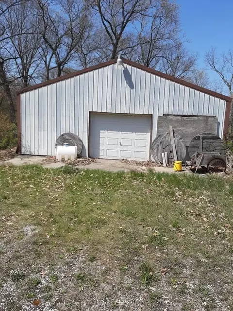 9430 N 200, Wheatfield, IN 46392 photo 4