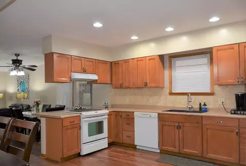 1438 John St, Whiting, IN 46394 photo 7