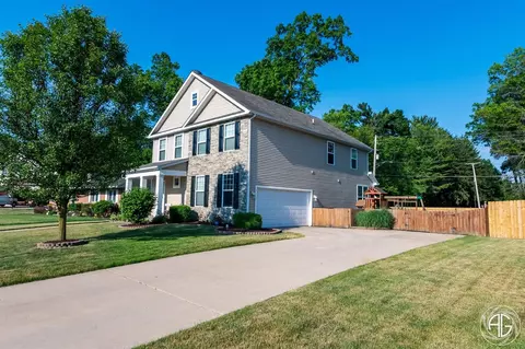 597 Pinecrest Dr, Porter, IN 46304 photo 1