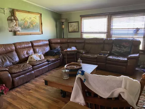 102 E Carter St, Wheatfield, IN 46392 photo 3