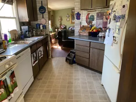 102 E Carter St, Wheatfield, IN 46392 photo 5