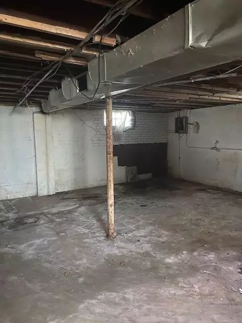 1029 Utah St, Gary, IN 46403 photo 11