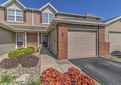 923 Flagstone Dr, Dyer, IN 46311 photo 1