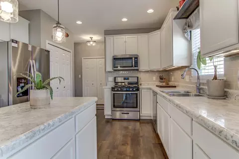 10873 Glendale Ave, Dyer, IN 46311 photo 16