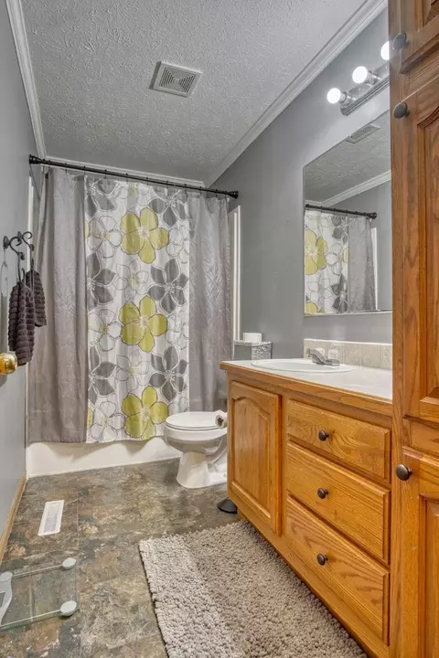 10424 N 460, De Motte, IN 46310 photo 13