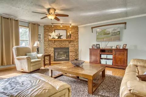 10424 N 460, De Motte, IN 46310 photo 6