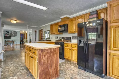 10424 N 460, De Motte, IN 46310 photo 8