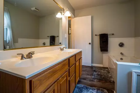 10182 N 457, De Motte, IN 46310 photo 13