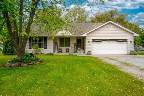 10182 N 457, De Motte, IN 46310 photo 1