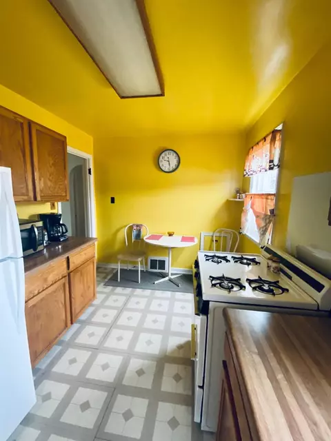 2143 Davis Ave, Whiting, IN 46394 photo 2