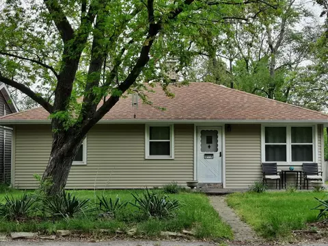 8116 Locust Ave, Gary, IN 46403 photo 3