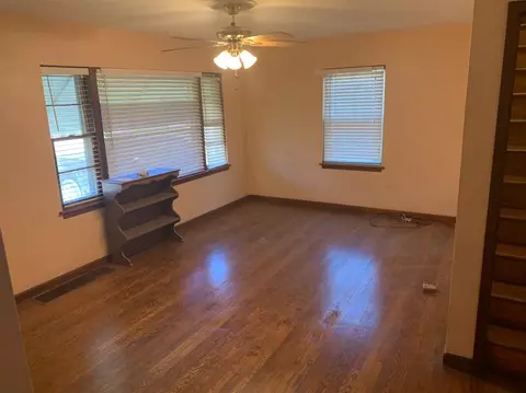 7205 Mclaughlin Ave, Hammond, IN 46324 photo 2
