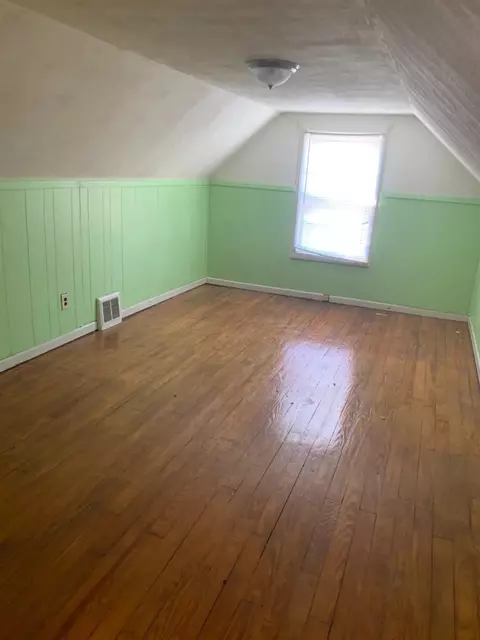 7205 Mclaughlin Ave, Hammond, IN 46324 photo 6