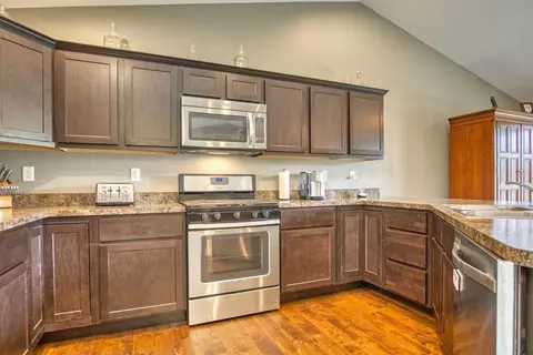 10585 N Makeever Dr, De Motte, IN 46310 photo 7
