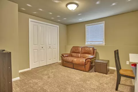 10585 N Makeever Dr, De Motte, IN 46310 photo 11