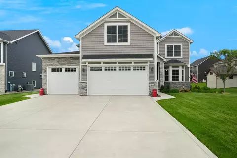 814 Copper Creek Dr, Crown Point, IN 46307 photo 2