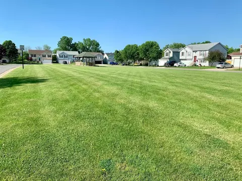 620 Corinth Ave, Valparaiso, IN 46383 photo 5