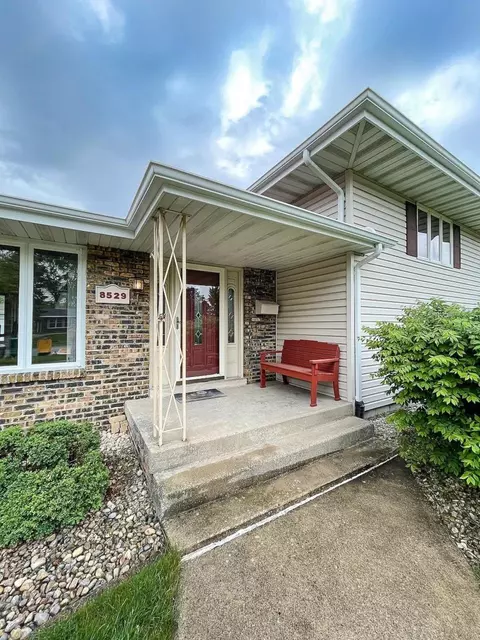 8529 Monroe Ave, Munster, IN 46321 photo 3