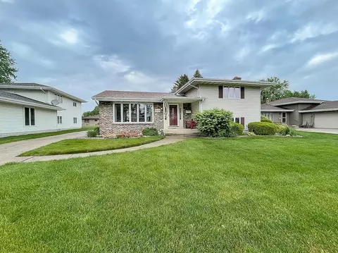 8529 Monroe Ave, Munster, IN 46321 photo 2