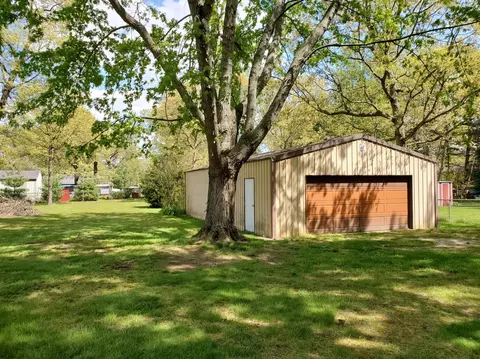 12109 Duttlinger Ln, Wheatfield, IN 46392 photo 2