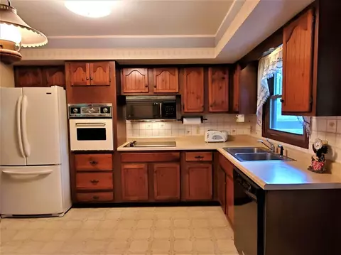 12109 Duttlinger Ln, Wheatfield, IN 46392 photo 5