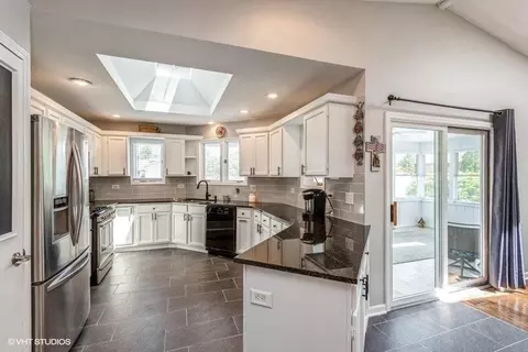 9561 E Oakridge Dr, Saint John, IN 46373 photo 7