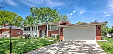 1722 W 93rd Pl, Crown Point, IN 46307 photo 2