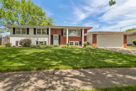 1722 W 93rd Pl, Crown Point, IN 46307 photo 1
