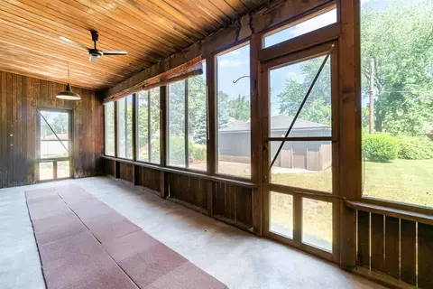 Undisclosed, Munster, IN 46321 photo 19