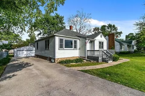 629 Oak Park Ave, Beecher, IL 60401 photo 1