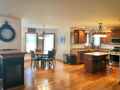 8271 Doubletree Ct, Crown Point, IN 46307 photo 4