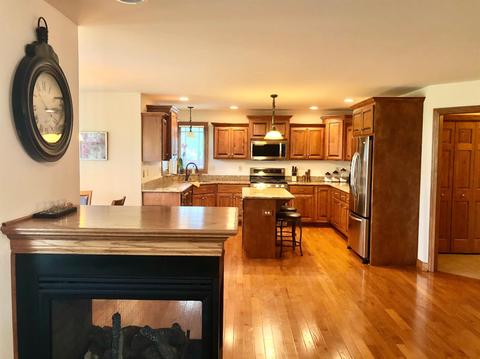 8271 Doubletree Ct, Crown Point, IN 46307 photo 3