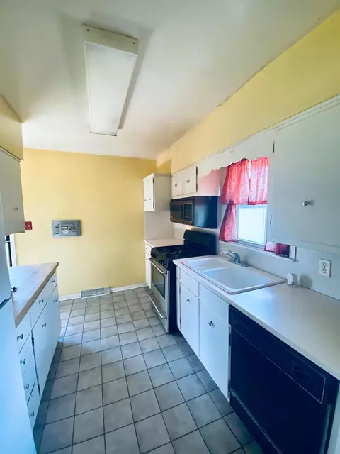 1115 N Jay St, Griffith, IN 46319 photo 4