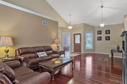 8400 Doubletree Dr, Crown Point, IN 46307 photo 5