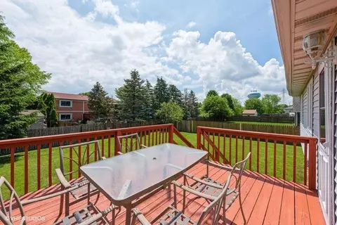 9007 Pineview Ln, Crown Point, IN 46307 photo 12