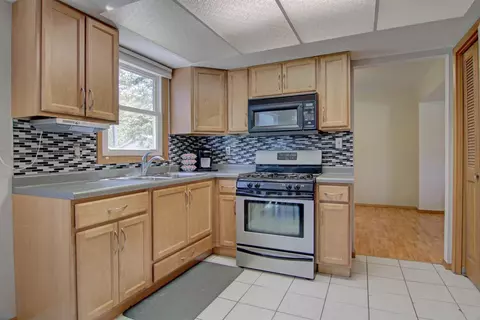213 E 40th Pl, Griffith, IN 46319 photo 9