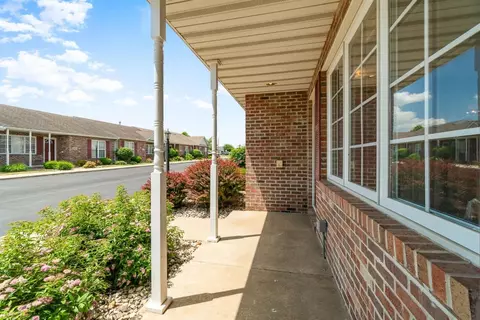 1828 Elderberry Ct, Crown Point, IN 46307 photo 2