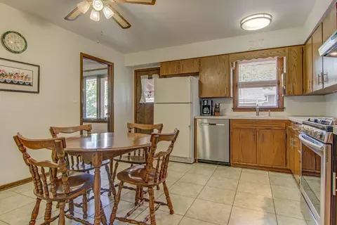 9519 Marigold Ln, Munster, IN 46321 photo 11