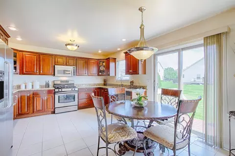 8317 Doubletree Ct, Crown Point, IN 46307 photo 6
