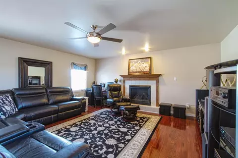 8317 Doubletree Ct, Crown Point, IN 46307 photo 3
