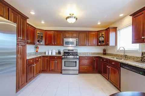 8317 Doubletree Ct, Crown Point, IN 46307 photo 5