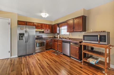 9815 Lincoln Ct, Crown Point, IN 46307 photo 2