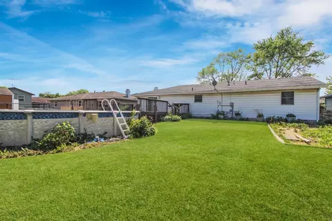 9815 Lincoln Ct, Crown Point, IN 46307 photo 11