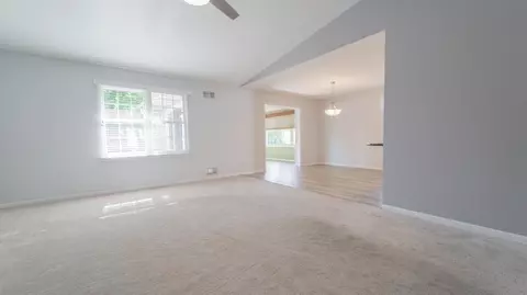 10747 Knickerbocker Ct, Saint John, IN 46373 photo 13