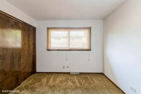 2511 James Dr, Dyer, IN 46311 photo 8