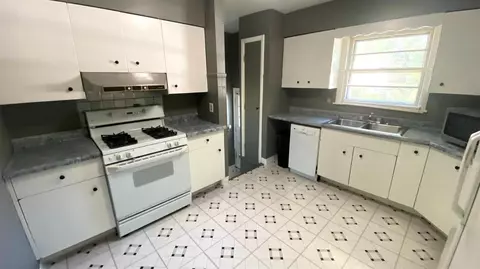 211 N Elmer St, Griffith, IN 46319 photo 8