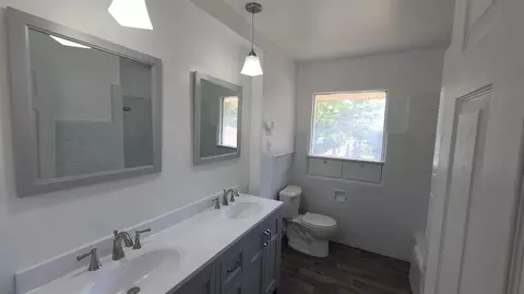 219 W Oak St, Griffith, IN 46319 photo 5
