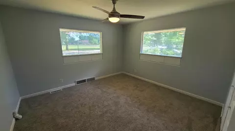 219 W Oak St, Griffith, IN 46319 photo 9
