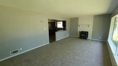 219 W Oak St, Griffith, IN 46319 photo 3